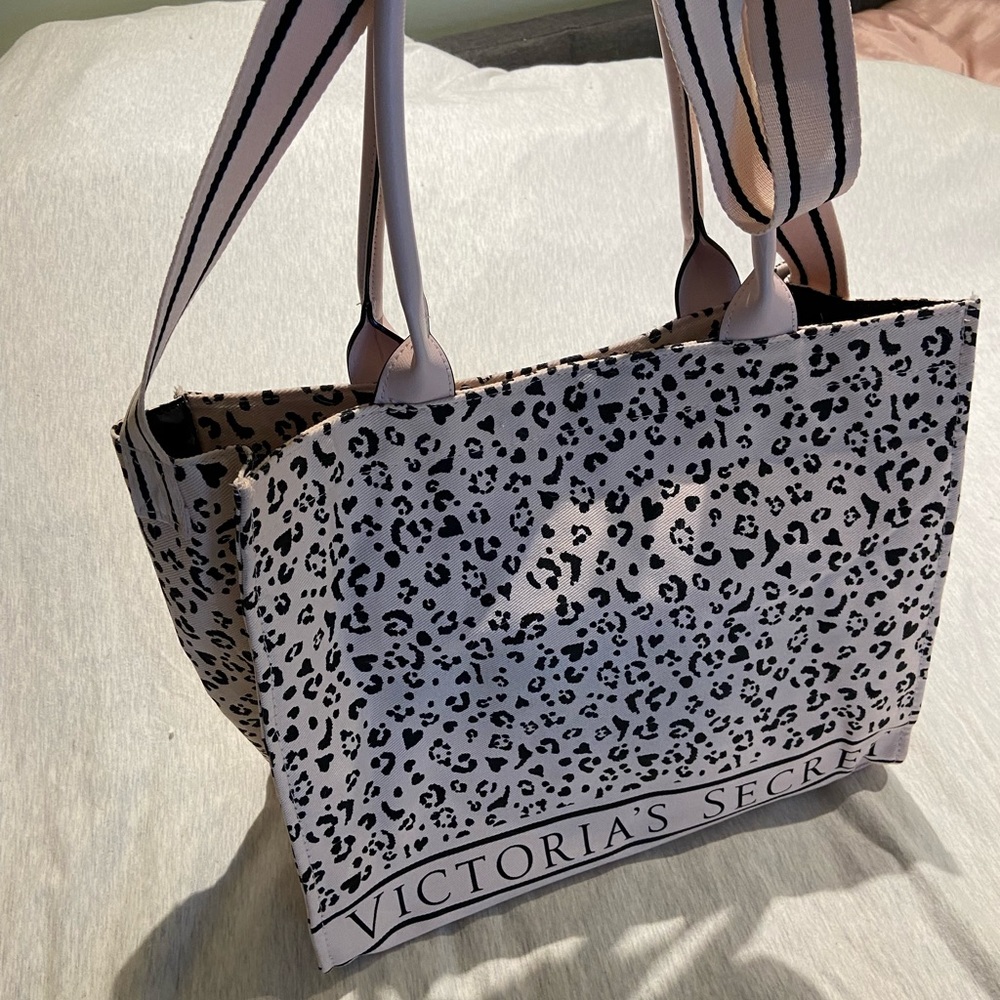 Tote - Picture 4 of 4